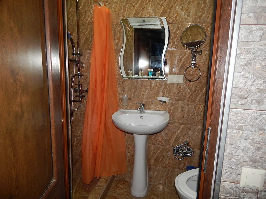 Family Holiday Apartment Tbilisi Exterior foto